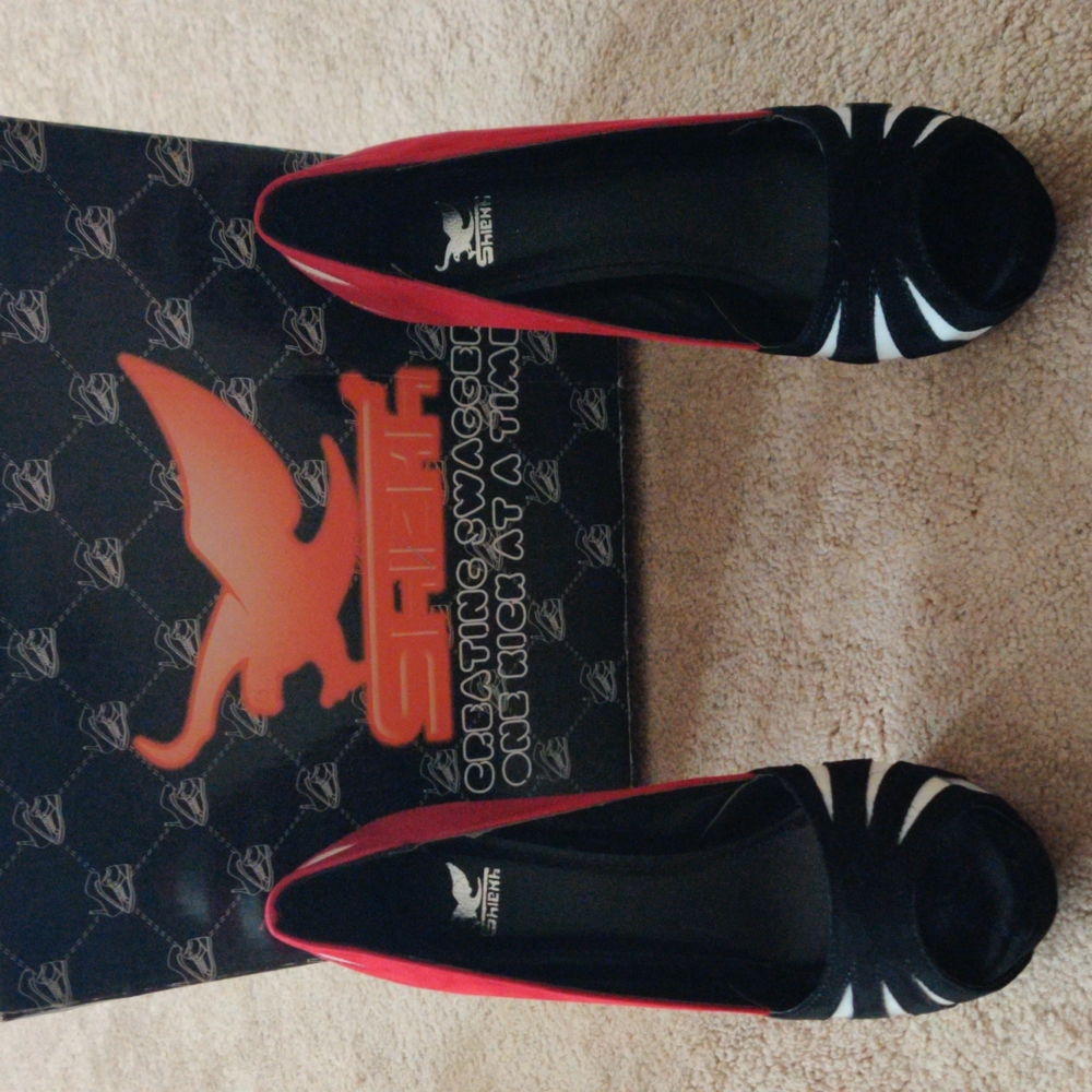 Shiekh 5". Heel size 8.5 red/black/white